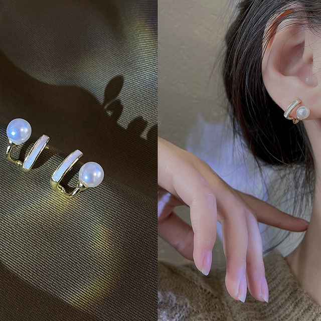Claw Stud Earrings for Women Punk Four-Prong Geometric Rake Pearl Korean Ear Hook Clip Earrings 2022 Trend Jewelry brinco