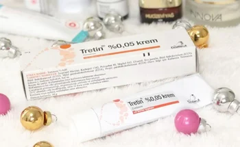 

TRETIN CREAM 30GR RETINOL TRETINOIN VITAMIN 0.05% CREAM GEL RETİN ACNE ANTİ WRİNKLE BLEMİSH TREATMENT