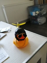Casco de viento roto de pato amarillo pequeño, accesorios bonitos para coche Interior, Ola de viento rota, adorno de coche de pato, decoración de ciclismo