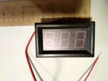 AC 30-500V 0,56 LED Digital del voltímetro del medidor de voltaje de voltios de instrumento herramienta 2 cables rojo verde azul pantalla 110V 220V de 0,56 pulgadas