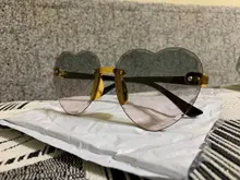 Gafas de sol sin montura con forma de corazón para niños, anteojos de sol deportivos a la moda, con Lentes rojas en color gris y Rosa, con UV400