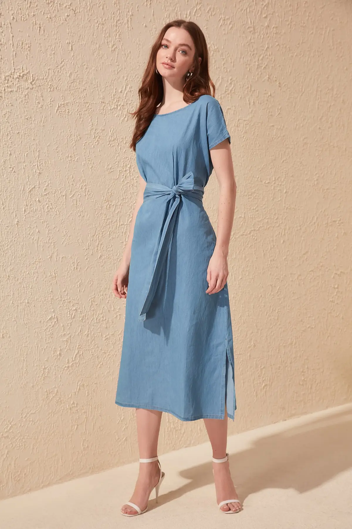 

Trendyol Arched Slash Detailed Denim Dress TWOSS20EL0513
