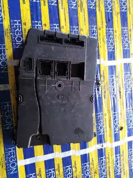 

8200780007 U118400140J Case Relays/Fuses Renault Scenic Ii *