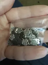 100 Uds. De abalorios de aleación de Metal de dos colores con dos letras, 8x8mm, colgantes para fabricación de joyería artesanal