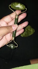 Gua Sha-Rodillo verde 2 en 1, herramientas de Jade Natural, masajeador con piedras para cara, cuello, espalda y Jawline