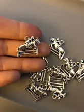 10 Uds. De dijes de caballos de carrera, 17x23mm, colgantes de Color plata antigua, DIY, accesorios hechos a mano, joyería tibetana