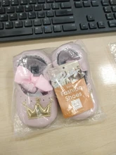 Zapatos de princesa para niña, calzado con lazo de corona ostentoso, suela de goma de PU para niño pequeño, mocasines antideslizantes para primeros pasos, zapatos de cuna para bebé recién nacido