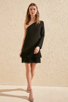 

Trendyol One Shoulder Pilise Detail Dress TWOSS20EL0651