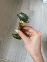 Rodillo de Jade para masaje Facial, rodillo de Jade verde y rosa, piedra Natural, herramientas para el rostro, mentón, cuello, belleza, cuidado de la piel