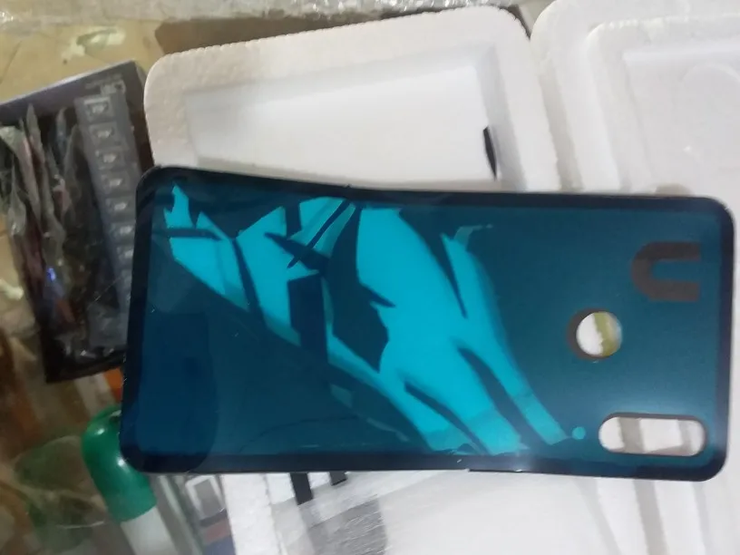 Отзыв о товаре Оригинальное заднее стекло для Huawei P30 Lite Крышка батарейного отсека задняя дверь Корпус чехол + объектив камеры Huawei Nova 4e P30 Lite Крышка батарейного отсека от пользователя E***e