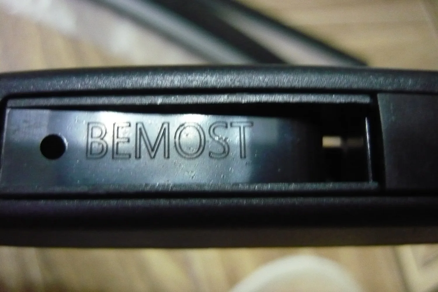 Отзыв о товаре Щетка стеклоочистителя автомобильная универсальная U-образная, 14 дюймов, 16 дюймов, 17 дюймов, 18 дюймов, 19 дюймов, 20 дюймов, 21 дюйм, 22 дюйма, 24 дюйма, 26 дюймов от пользователя Y***v