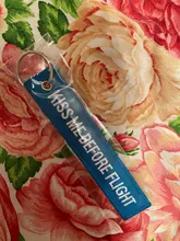 Llavero KISS ME BEFORE, 1 pieza, regalo Aviación, equipo de vuelo, bordado, llavero con etiqueta