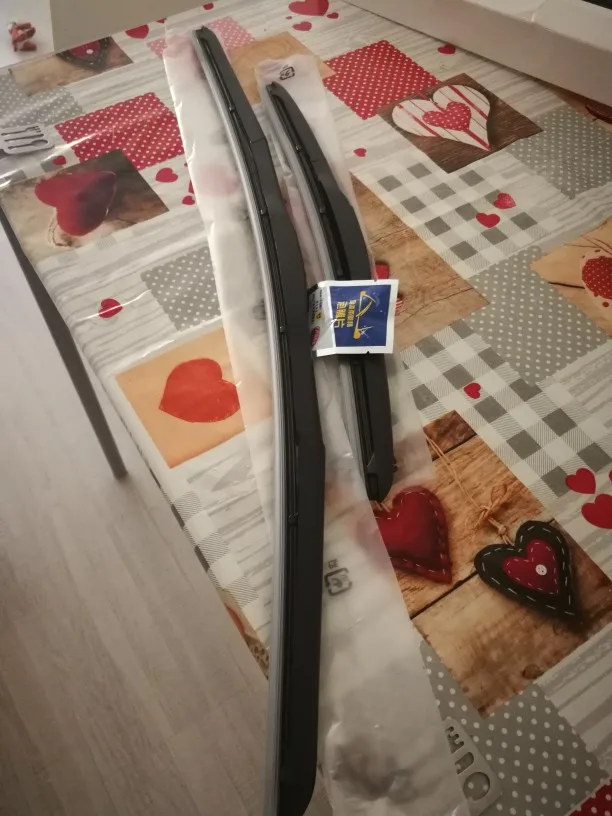 Отзыв о товаре Щетка стеклоочистителя автомобильная универсальная U-образная, 14 дюймов, 16 дюймов, 17 дюймов, 18 дюймов, 19 дюймов, 20 дюймов, 21 дюйм, 22 дюйма, 24 дюйма, 26 дюймов от пользователя S***o