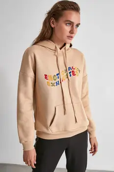 

Trendyol Embroidered Hooded Basic Knitted Sweatshirt TWOAW21SW0397