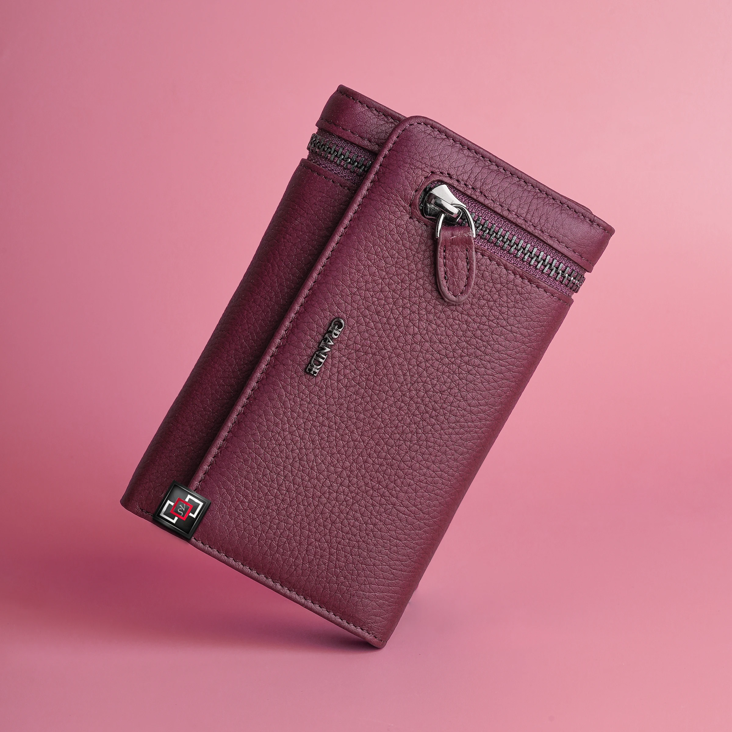 

Bag ( Wallets ) For Women , Genuine Leather .. Turkish Industry .. High Quality Guaranteed