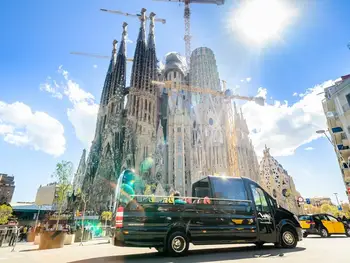 

Gaudí Art Works Tour on Luxury Minibus -Sagrada Familia & Park Guell included