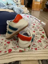 Zapatos de bebé de dos rayas de retales para niños y niñas, zapatillas de suela dura, zapatillas de deporte para bebés, primeros pasos