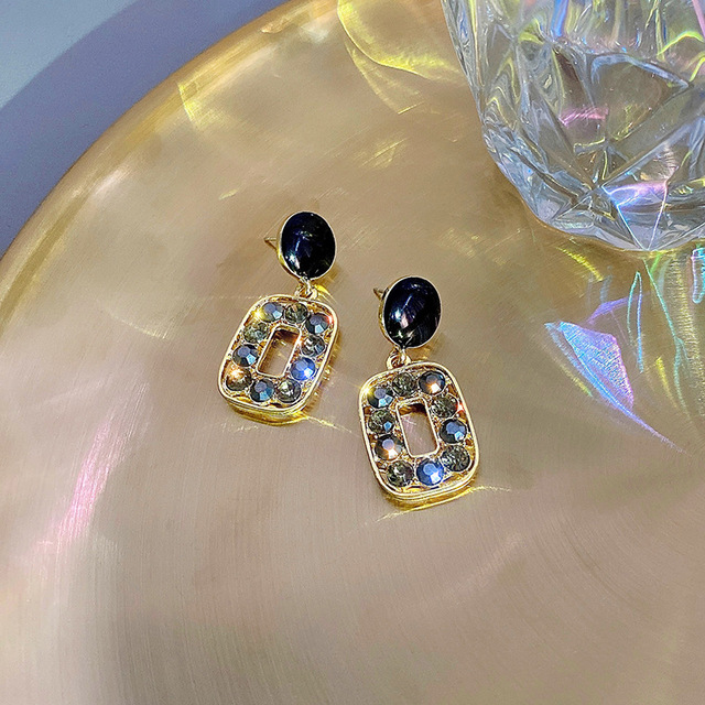 Women’s Heart Shape Cute Drop Earrings 2022 Fashion Black Crystal Love Heart Statement Earrings for Women Jewelry Gifts