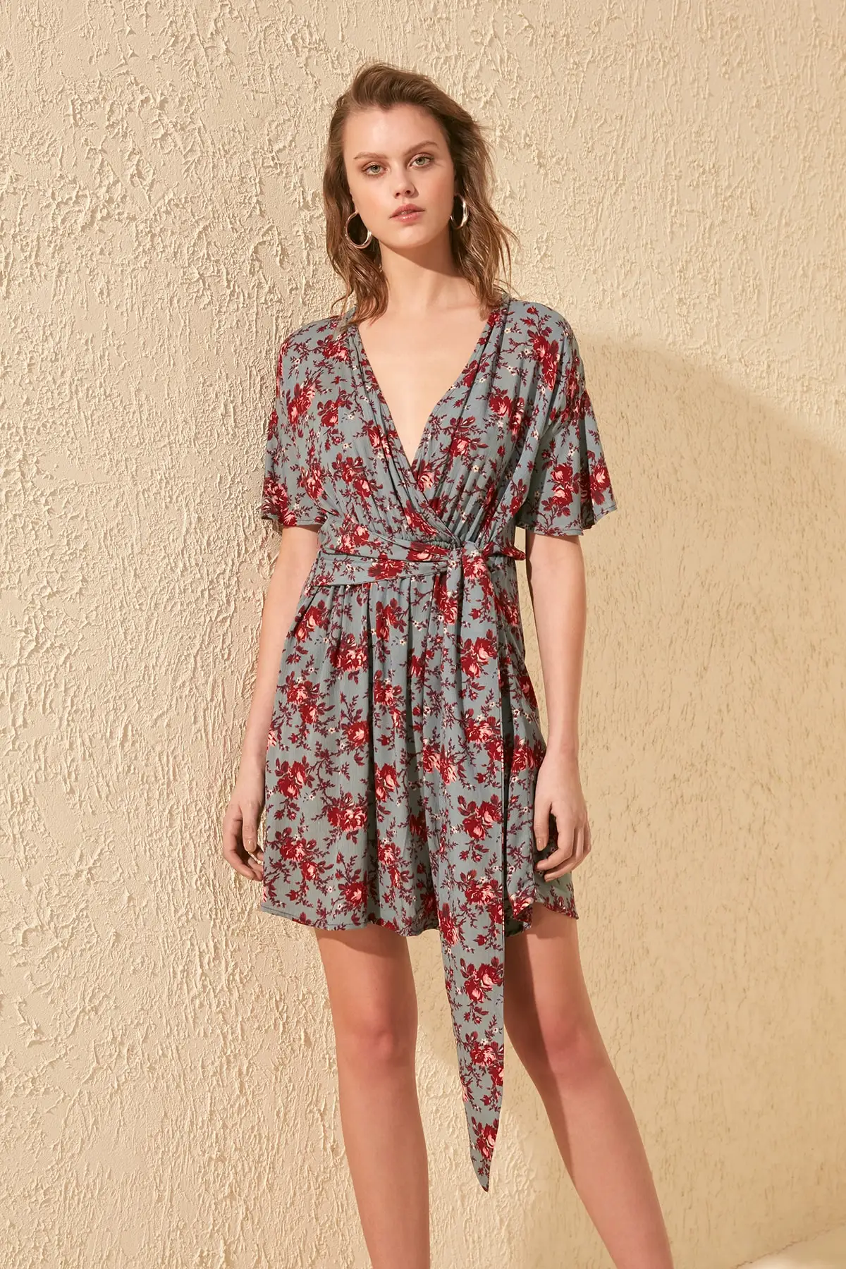 

Trendyol Belted Floral Print Dress TWOSS20EL0964