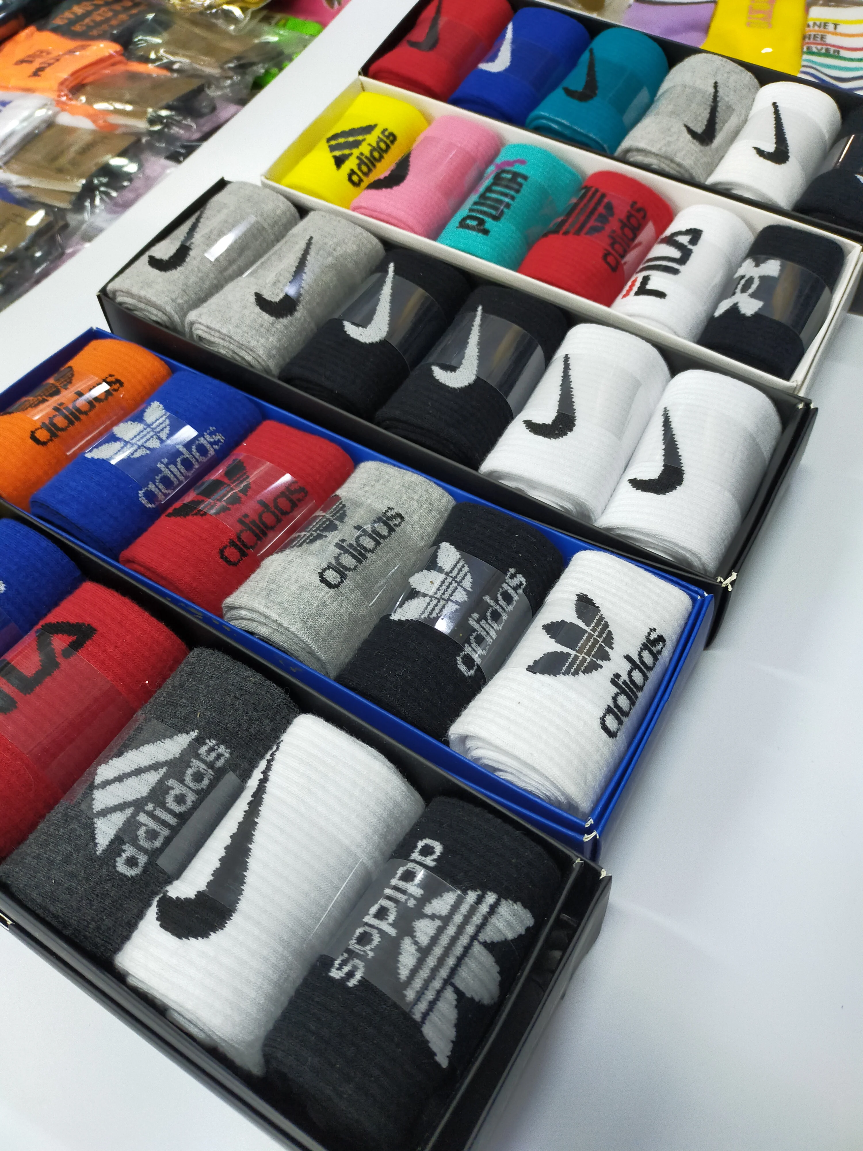 6 ПАР БРЕНДОВЫЕ МУЖСКИЕ/ ЖЕНСКИЕ НОСКИ В ПОДАРОЧНОМ КОРОБКЕ СПОРТИВНЫЕ |