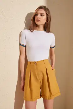 

Trendyol Pleated Shorts & Bermuda TWOSS20SR0026