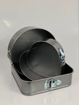 

Set 3 double layer metal moulds oven nonstick 26,25 and 22cms x 7.5cm.