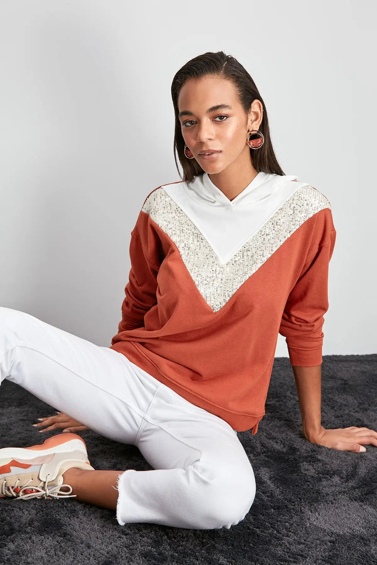 Trendyol трикотажная толстовка с блестками TWOAW20SW0586