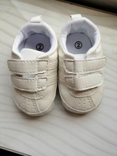 Zapatos de cuna de piel sintética para bebé recién nacido, zapatillas de deporte para niño y niña