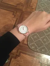 Reloj de pulsera con correa de cuero para mujer, nuevo accesorio informal a la moda, sencillo, caja de Reloj de cuarzo, 2020