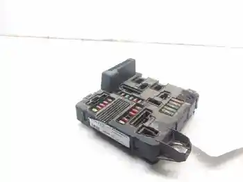 

8200306033C RELES box/fuses RENAULT MEGANE II Saloon 5P
