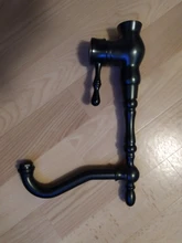 Grifo de agua para cocina, espita de bronce negro de una sola manija con mezclador para liquido caliente y frio y rotación 360,