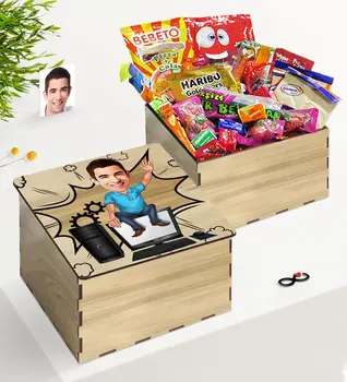 

Tailor-made In Wooden Box Bay Computer Engineer Caricature Of Nostalgic Lezzetler Gift set