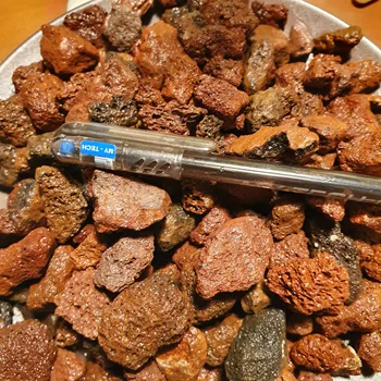 

lava rock Crashed for planted aquarium ground. fat size 1-2.5 cm 490-500 gram