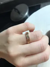 Titanio acero mosaico cúbico Zirconia cristal romano número anillo clásico compromiso boda anillos para mujer Anneau R17158