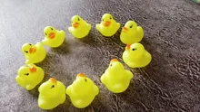 10 unids/lote lindo bebé niños juguete de goma patos de baño Baño habitación diversión con agua juego recién nacido niños niñas juguetes para los niños