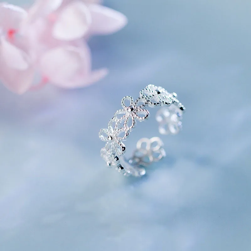 Versilberte Blütenblätter-Ringe für Frauen, süßer, schlichter, modischer, offener, verstellbarer Schmetterlingsring, Partyschmuck, Geburtstagsgeschenk