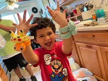 TAKARA TOMY-juguetes de peluche de Pikachu para niños, muñecos kawaii de la suerte, mini juguetes regla de mano, regalo de Navidad y cumpleaños