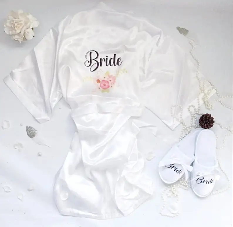 Комплект из 3 предметов; цветочный атласный короткий халат; тапочки для невесты; свадебные вечерние туфли с поясом; подарок для невесты