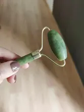 Masajeador de rodillo de Jade para rodillo Facial Gua Sha Jade Stone, masajeador Facial de belleza, levantamiento de cara delgada, herramientas de cuidado para la piel Facial antiarrugas