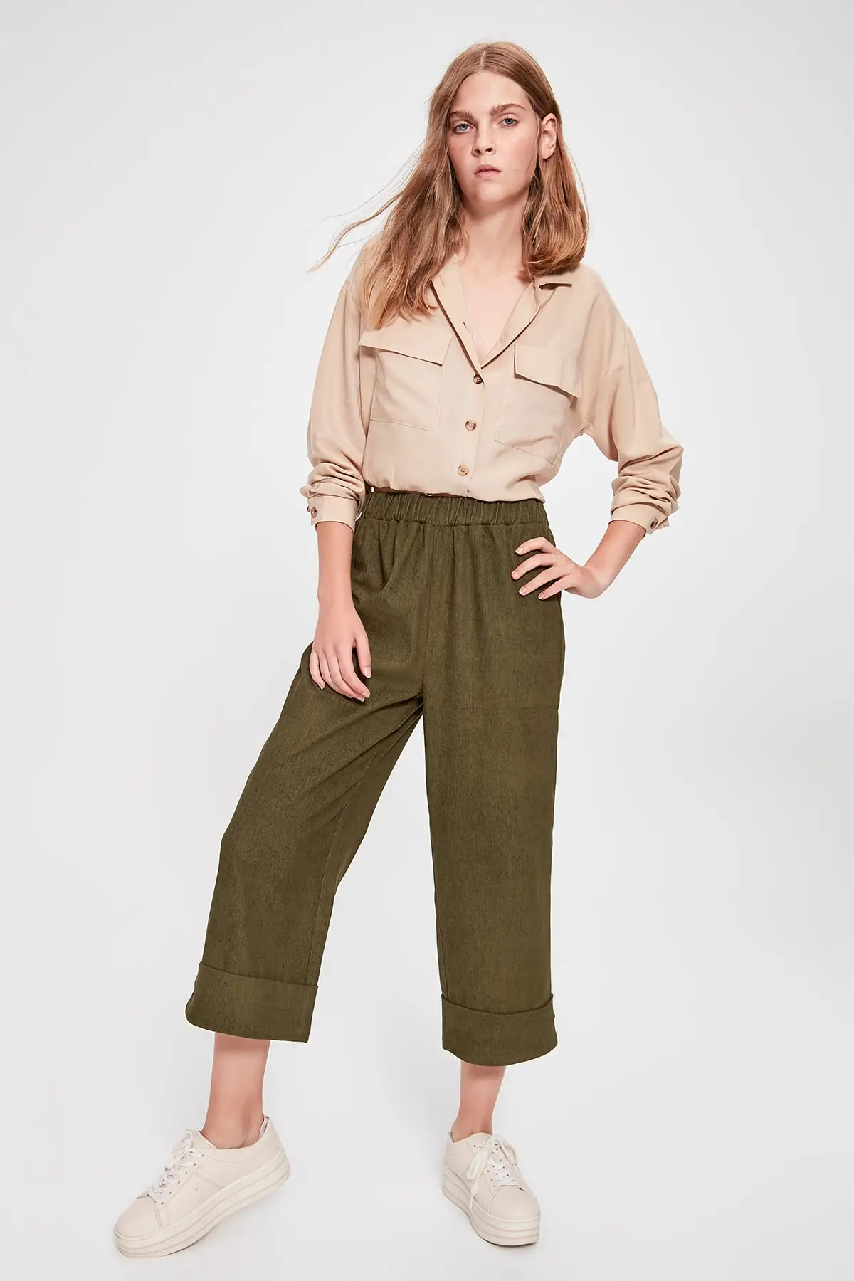Trendyol хаки резиновые детальные брюки TWOAW20PL0053