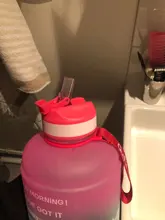 QuiFit-botella de agua de 3,78l, 2,2 L, 1,3 L, 128oz, galón, con pajita de plástico transparente, herramienta de gimnasio, jarra, taza deportiva gratis de BPA