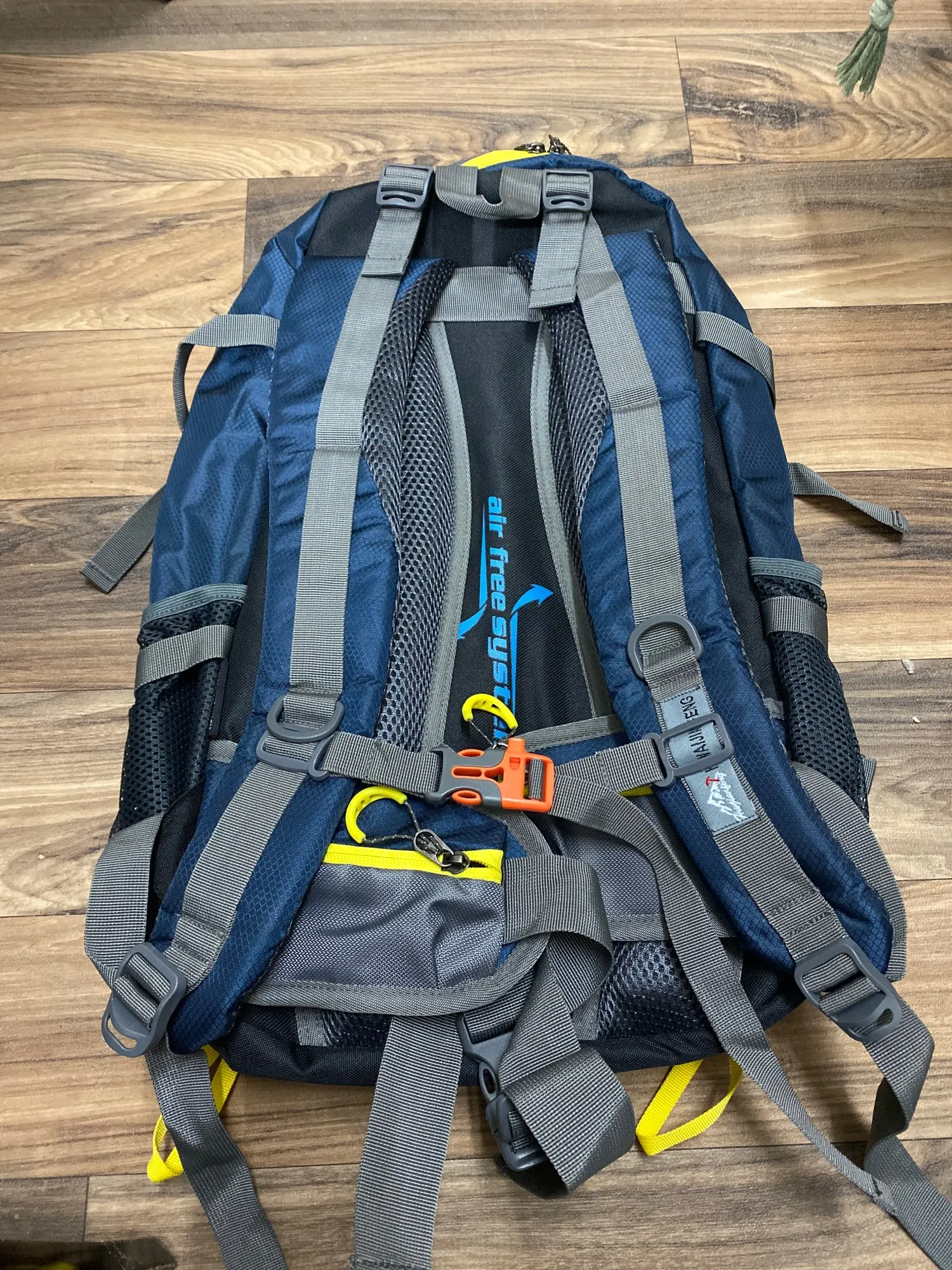 HU WAI JIAN FENG 45L Outdoor Backpack Rucksack Camping Hiking Trekking