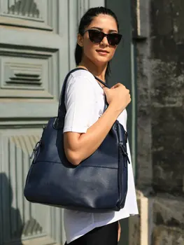 

Stylish Zipper Detail Sleeve And Shoulder Bag