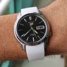 Correa de silicona suave para reloj, banda de goma Universal de 18mm, 20mm, 22mm, 24mm, arco de codo, deportiva, resistente al agua, accesorios de pulsera de repuesto