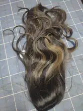 Pequeña LANA sintético Ombre negro marrón de oro con pelucas con reflejos largo ondulado resistente al calor de la parte media Cosplay pelucas para mujeres