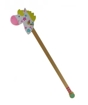 

Seahorse stick for the Princess of the house. Measures: 96x20x20 cm.
