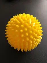Bola de masaje con pinchos para manos y pies, masajeador de tensión para aliviar el dolor corporal, punto gatillo, cuidado de la salud, juguete deportivo de Color aleatorio, 9cm