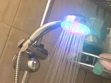 Cabezal de ducha con cambio de Color, luz Led brillante, automático, cambio de 7 colores, ahorro de agua, decoración de baño de ducha