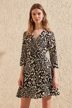 

Trendyol Patterned Double Breasted Collar Dress TWOSS20EL1243