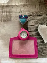 Insignia retráctil carrete enfermera de dibujos animados encantadora creativa nuevo relojes de bolsillo hospital Médico nombre PU tarjeta sostenedores de muestra